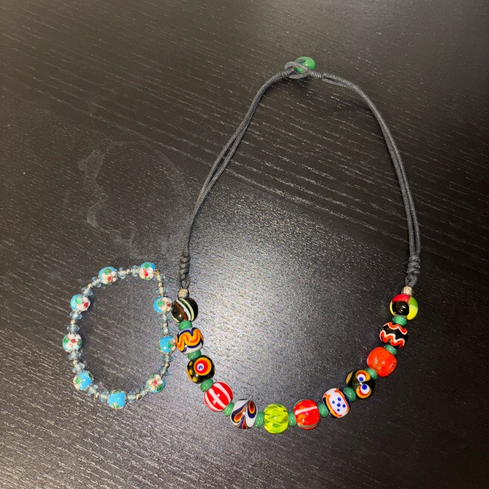Taiwanese necklace and bracelet